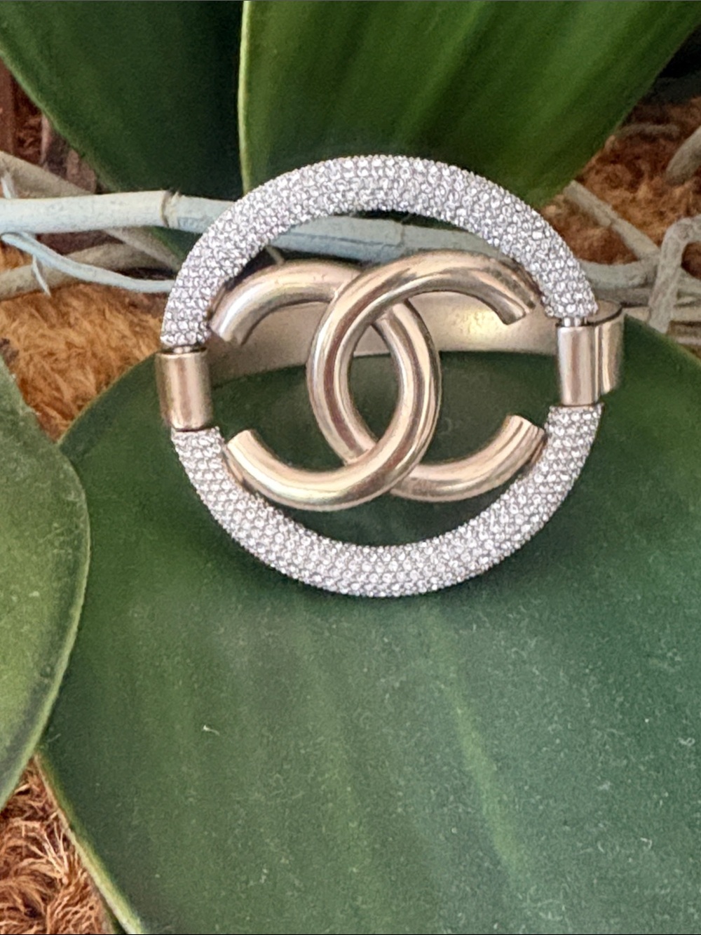 Silver-gold Tone Interlocking Circle Bracelet with Crystal Pavé Accent